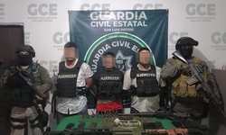 Detienen a presuntos criminales en Cd. Valles, con armas y más de 130 cartuchos útiles