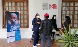 Aplican vacuna anticovid a mil oaxaqueños, en ensayo