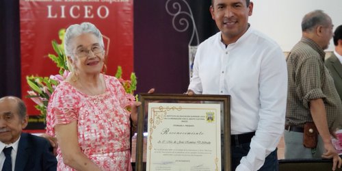 Reconocen trabajo de la escritora Ma. de Jesús Ramírez D’Abbadie
