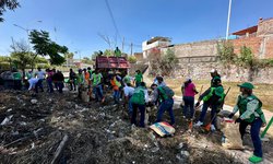 Gobierno Estatal recolecta más de 12 toneladas de basura de residuos del Río Españita.