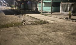 Retiran escombro de avenida en colonia obrera de Tambaca