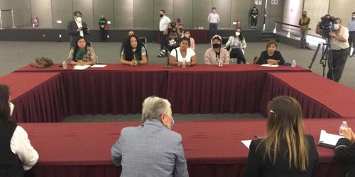 Mujeres víctimas se reúnen con Sánchez Cordero; advierten que no entregarán CNDH