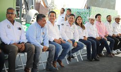 En Cerritos, Ricardo Gallardo inicia obra y entrega apoyos para el campo