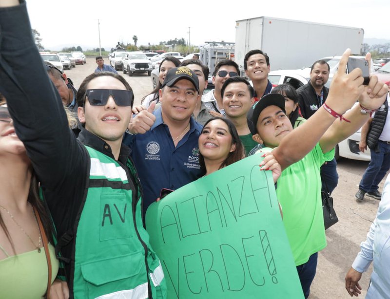 ricardo_gallardo_estudiantes_mirioverde.jpeg