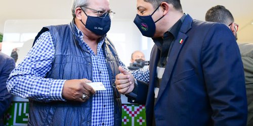 Arranca Ricardo Gallardo programa "Licencia gratuita y permanente"