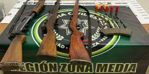 Sujetos abandonan armamento en camino a Paredes de Rioverde