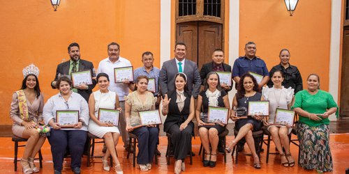 Gobierno y DIF Rioverde entregan premio Rioverdense Distinguido 2023