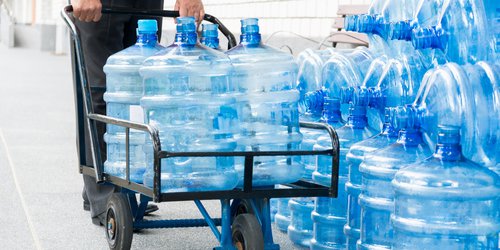 Comienzan a racionar venta de agua purificada en Rioverde y CdFdz