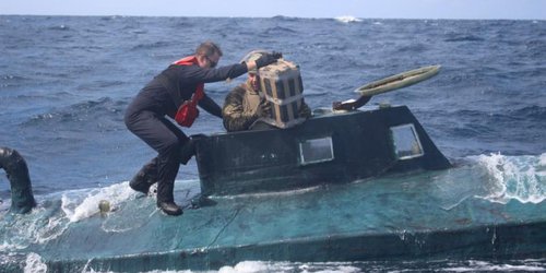 Interceptan submarino del CJNG en Colombia; llevaba una tonelada de cocaína
