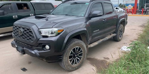 Paga multa de 20 mil, dueño de Tacoma que se subió al pasaje del Comercio