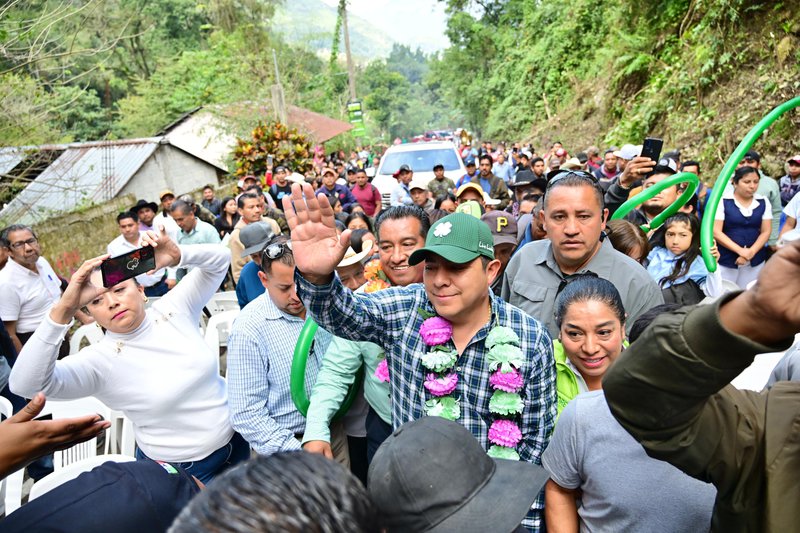 tamazunchale_gobernador_obra_entregada_mirioverde.jpeg