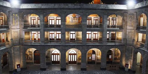 SEP habría pedido 1 mdp para renovar oficina del titular