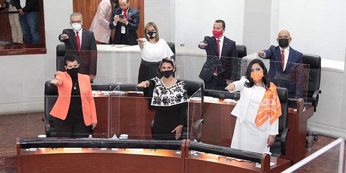 Tomaron protesta a los 27 nuevos Diputados Locales de la LXIII Legislatura, en sesión solemne