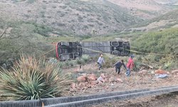 Gobierno estatal apoyo en accidente de carretera a Guadalajara