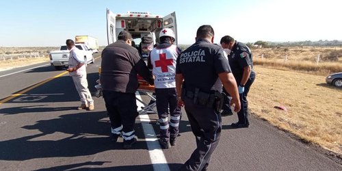 Volcadura deja un muerto y cinco heridos en Villa de Arriaga