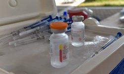 AMLO descarta segunda dosis de vacuna COVID-19 de CanSino para maestros si OMS no lo recomienda