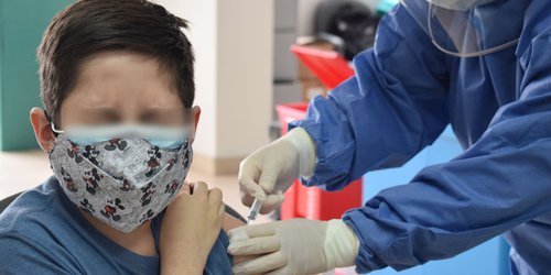 Adolescentes de entre 15 y 17 años podrán ser vacunados contra coronavirus.