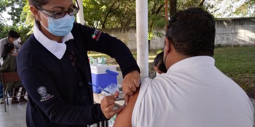 Vacunación de refuerzo COVID-19 para personas de 30 años y más en Tamuín y Tamasopo