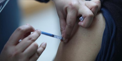 ¿Error o montaje? Una jeringa vacía atiza los fantasmas de López Obrador