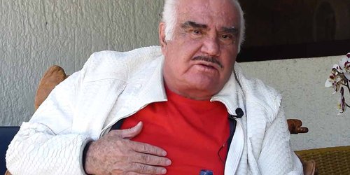 Vicente Fernández rompió en llanto y pidió perdón a las mujeres que lo acusaron