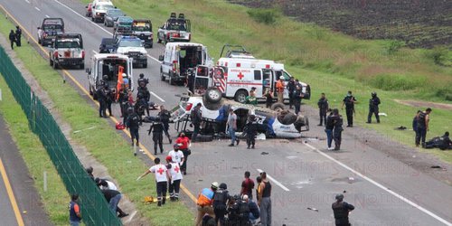 Vuelca patrulla en Penjamo, Guanajuato: Hay cuatro policías muertos