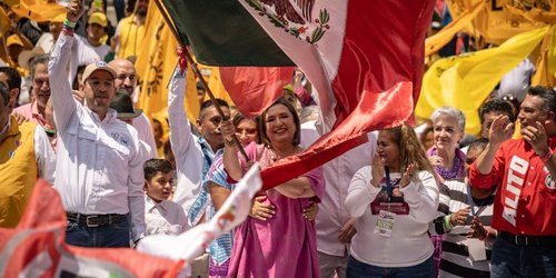 Xóchitl Gálvez se da un baño de multitudes y promete abrir las puertas del Palacio Nacional