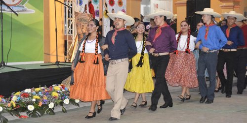 Promueven preservación del huapango arribeño en San Ciro de Acosta