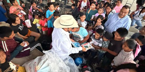 Celebran el Día del Niño y la Niña en Tanilú, Santa Catarina