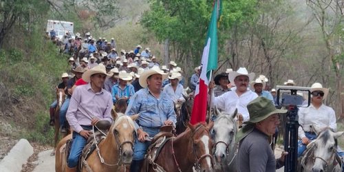 Conmemoran con cabalgata y acto cívico el 102 aniversario del Ejido Tanlacut
