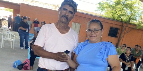 Tavita Álvarez entrega sello de autoridad al nuevo Juez Auxiliar en San Francisco, Rioverde