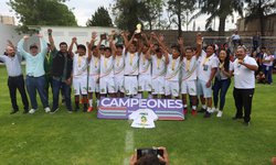 SLP consigue primer lugar en fútbol femenil y varonil