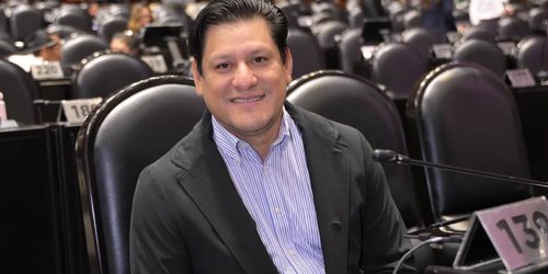 Francisco Castillo solicita licencia como diputado federal