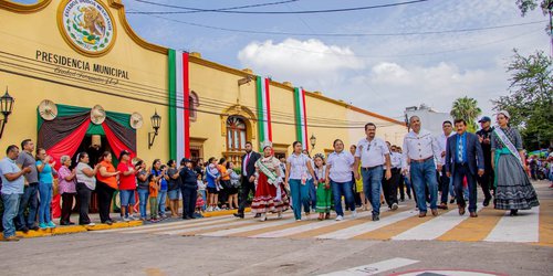 Color, música y tradición toman las calles de Ciudad Fernández durante desfile patrio