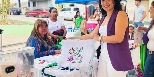 Impulsan el talento femenino con Mercadito de Mujeres Emprendedoras en Lagunillas