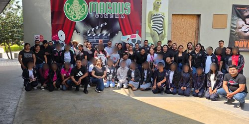 Estudiantes destacados de telesecundarias de Santa Catarina disfrutan de viaje y función de cine en Rioverde