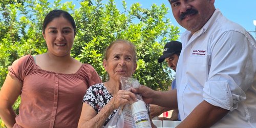 Entregan kits para prevenir y controlar gusano barrenador en Santa Catarina