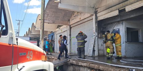 Incendio en negocio de la capital deja solo daños materiales