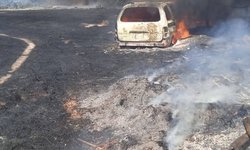 Incendio consume llantas y un vehículo; no se reportan personas lesionadas