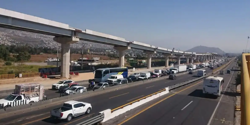 Caos en la autopista México–Puebla hoy por accidente y cierre programado.