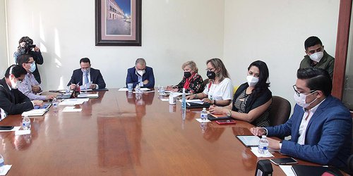 Aprueban en comisiones reformas a la Ley de Hacienda que propone gratuidad en licencias de conducir