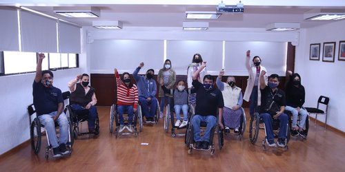DIF Estatal entregó sillas de ruedas “activas” a 16 personas