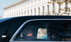 Llega Trump a Corte a audiencia de ciudadanía por nacimiento