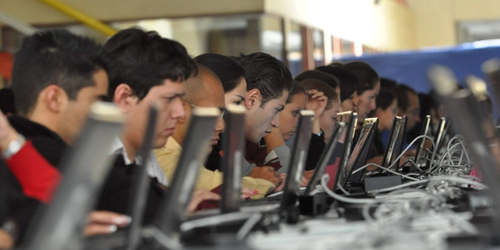 Difunden jóvenes guías en TikTok para hacer trampa en el examen de la UNAM.
