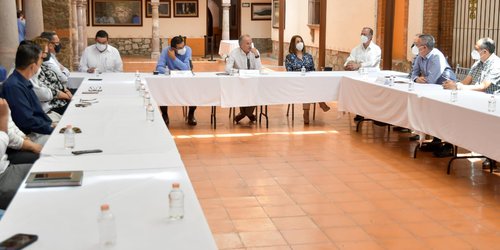Se reúne Gobernador con personal del HC como parte del proceso de transición