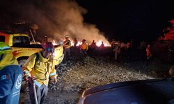 Combaten sin descanso incendio forestal en el Altiplano