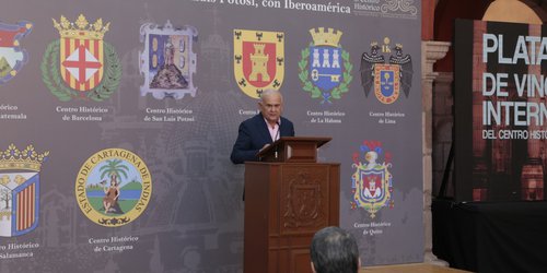 Juan Manuel Carreras firma convenio internacional para conservación del Centro Histórico