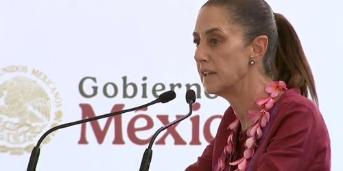 Sheinbaum ofrece abrir la Universidad Rosario Castellanos a rechazados del examen en UNAM.