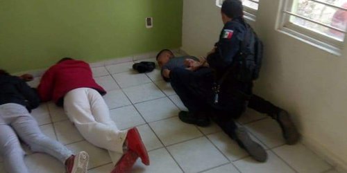 Cuatro jóvenes invadieron casa abandonada para drogarse
