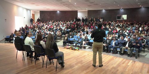 Gobierno Estatal impulsa formación académica a docentes