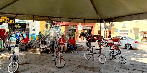 Pasión por las bicicletas clásicas revive en Rioverde con exhibición de “vagabundos”